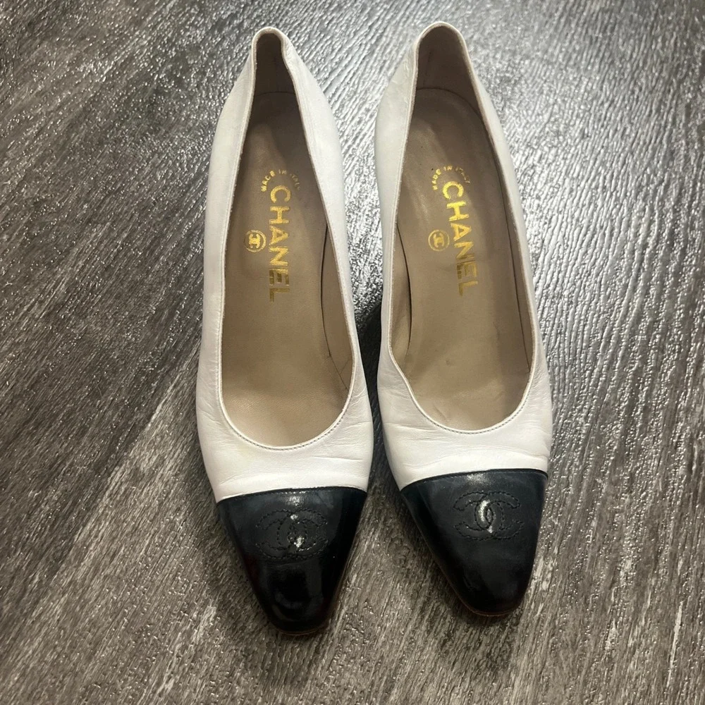 Chanel Cap Toe Heels Pumps White Black Leather Classic Vintage Designer Shoes - Picture 1 of 6